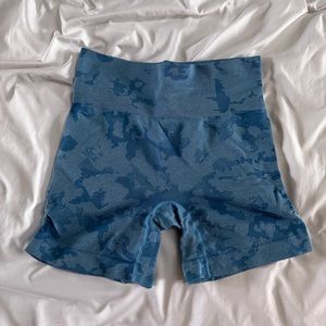 Camo print blue biker shorts